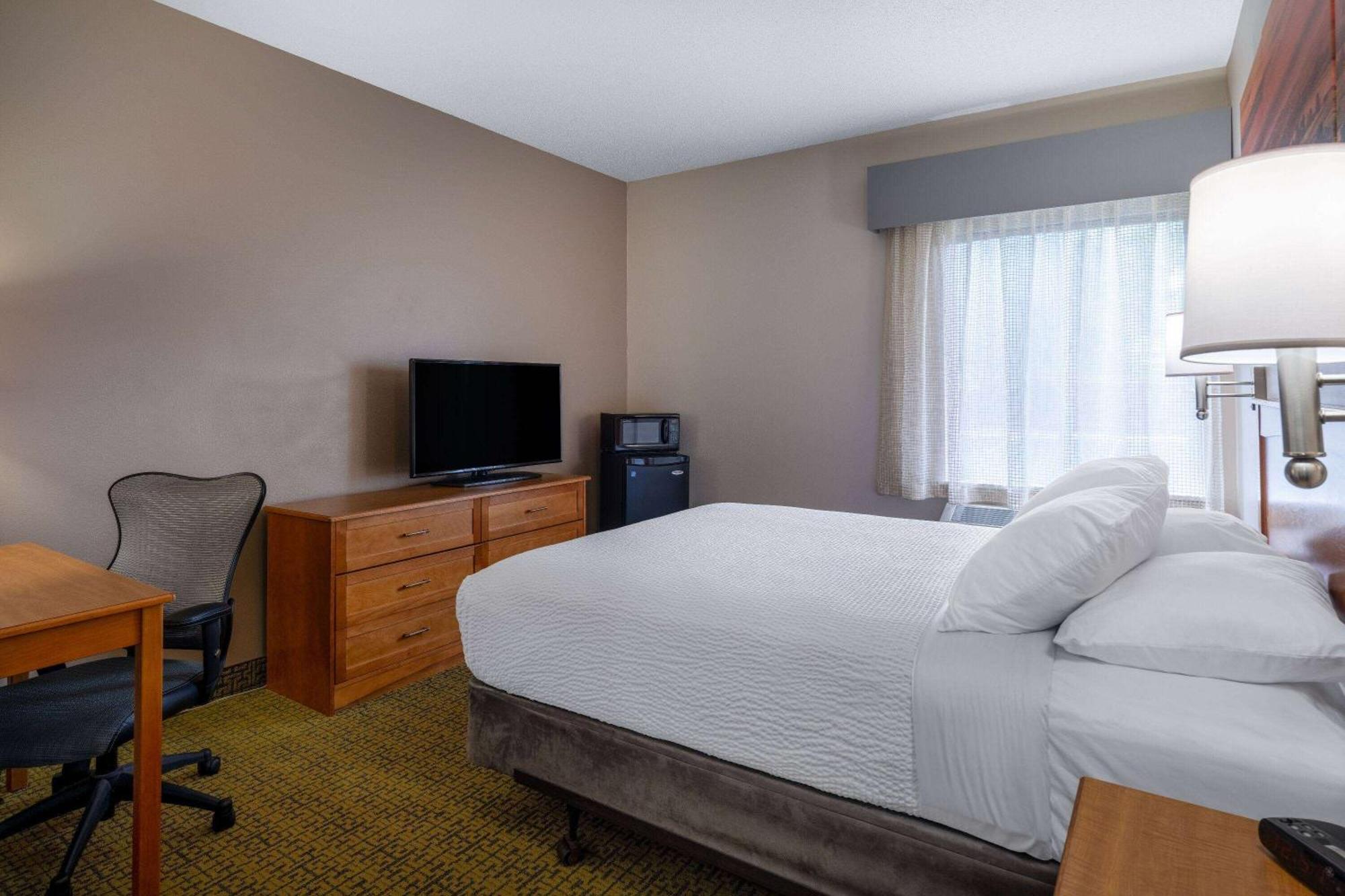 Hotel Days & By Wyndham 2*